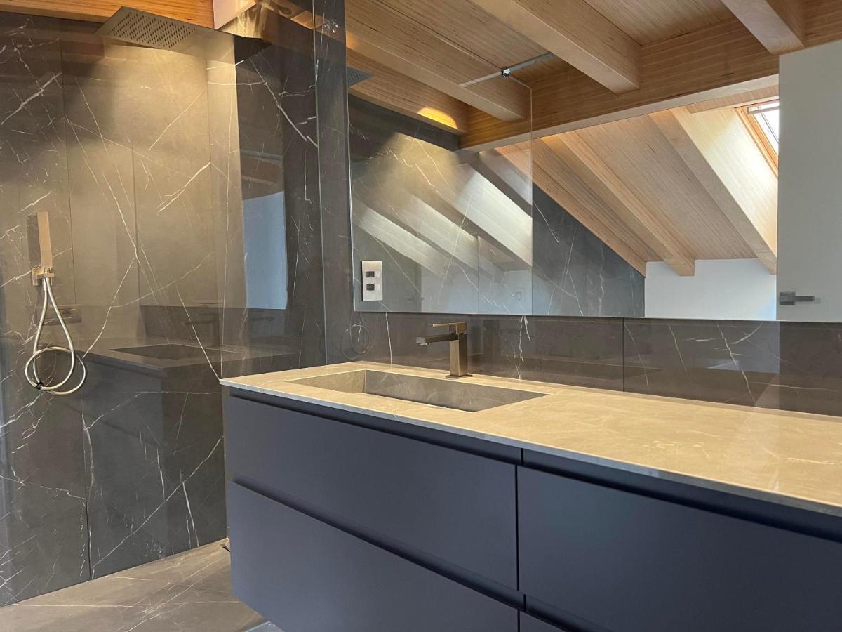 Luxury Lakefront Penthouse Lezzeno Exteriér fotografie