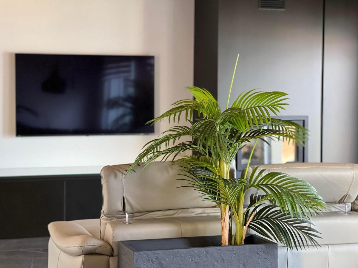 Luxury Lakefront Penthouse Lezzeno Exteriér fotografie